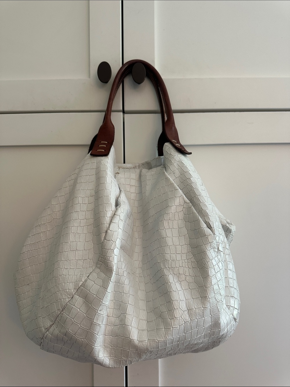 SOFIA C. Textured leather bag -made in Italy
